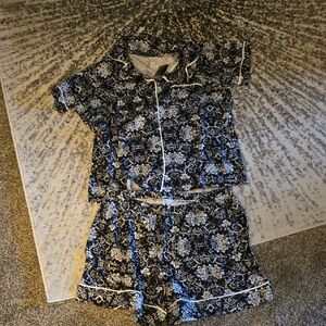 NWT Badgley Mischka Pajama Set in Black and White Floral